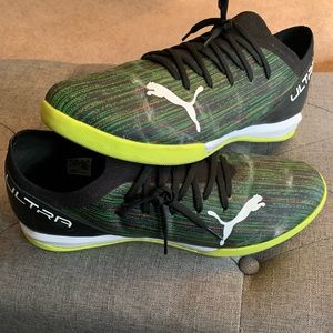 Puma Indoor soccer shoes Sz 14